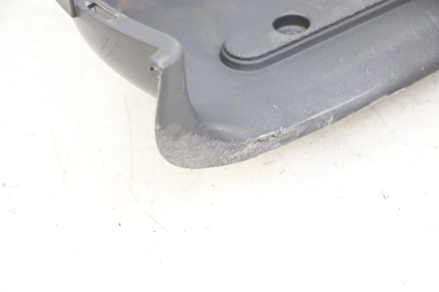 photo de FOOTREST PIAGGIO LIBERTY 4T 50 (2004 - 2008)