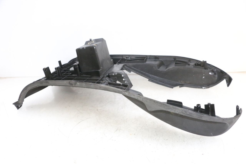 photo de FLOOR PANEL YAMAHA NEO'S NEOS 2T 50 (1998 - 2007) - Distinctive features