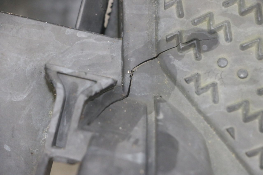 photo de FLOOR PANEL YAMAHA NEO'S NEOS 2T 50 (1998 - 2007) - Zoom on usage condition