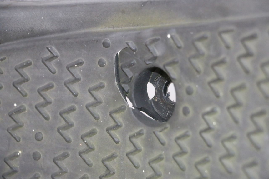 photo de FLOOR PANEL YAMAHA NEO'S NEOS 2T 50 (1998 - 2007) - Technical close-up