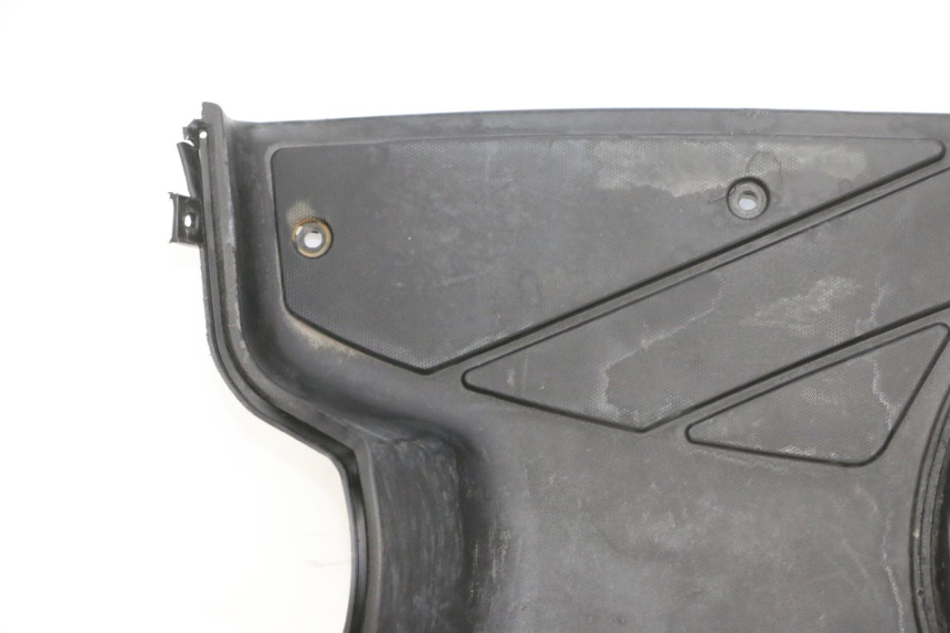 photo de FLOOR PANEL PIAGGIO NEW TYPHOON 50 (2018 - 2021) - Distinctive features