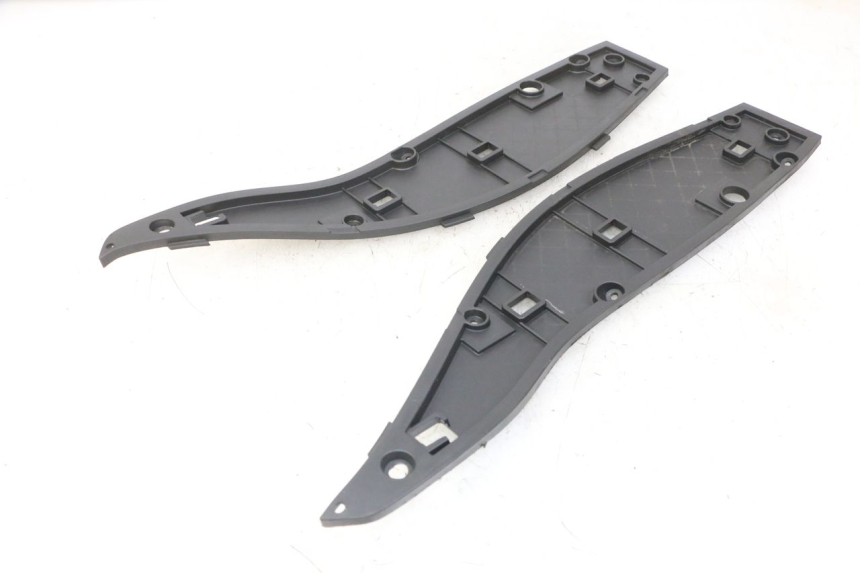 photo de FOOTREST GILERA NEXUS 125 (2009 - 2013)