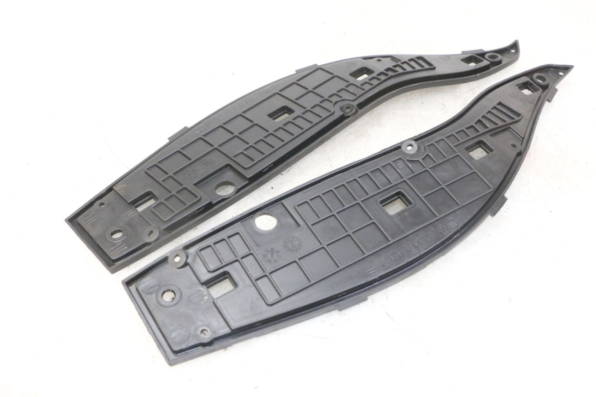 photo de FOOTREST GILERA NEXUS 125 (2009 - 2013)