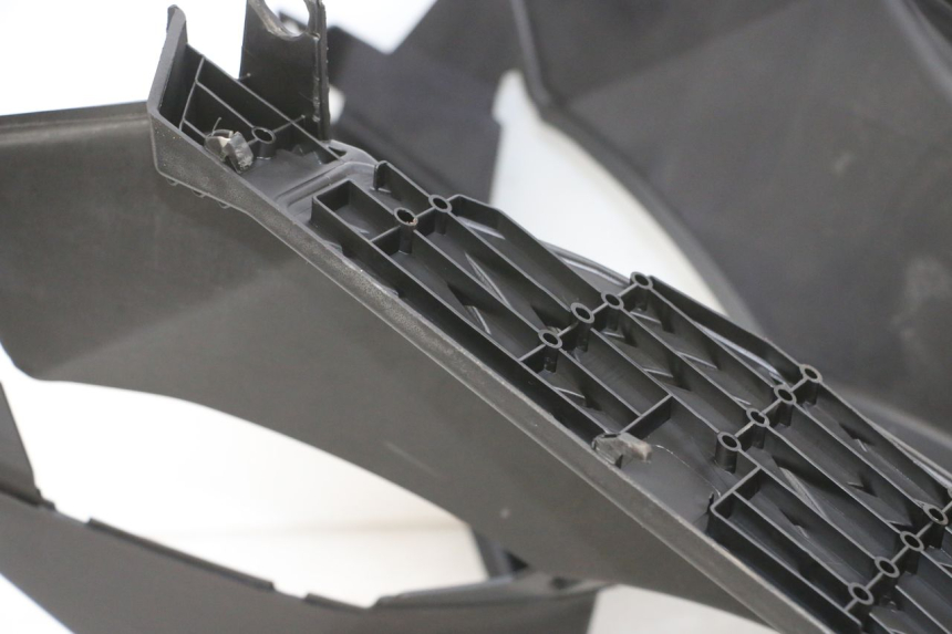 photo de FLOOR PANEL PEUGEOT SPEEDFIGHT 4 4T EFI 50 (2021 - 2025) - Fixing points details