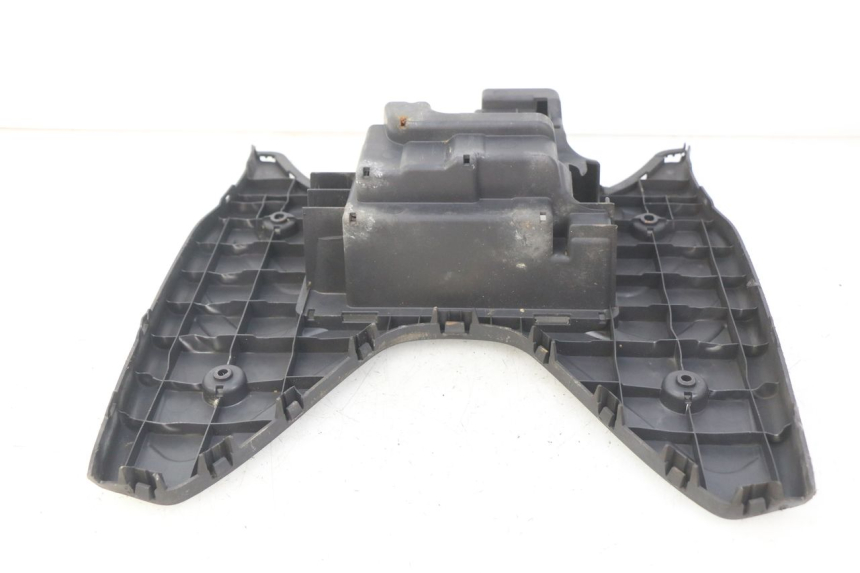 photo de FOOTREST SUZUKI SIXTEEN 125 (2008 - 2010)