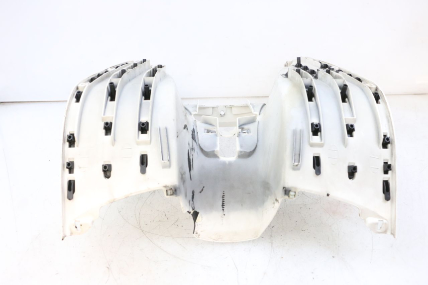 photo de FLOOR PANEL PIAGGIO VESPA GTS SUPER IE 125 (2009 - 2016) - Zoom on usage condition