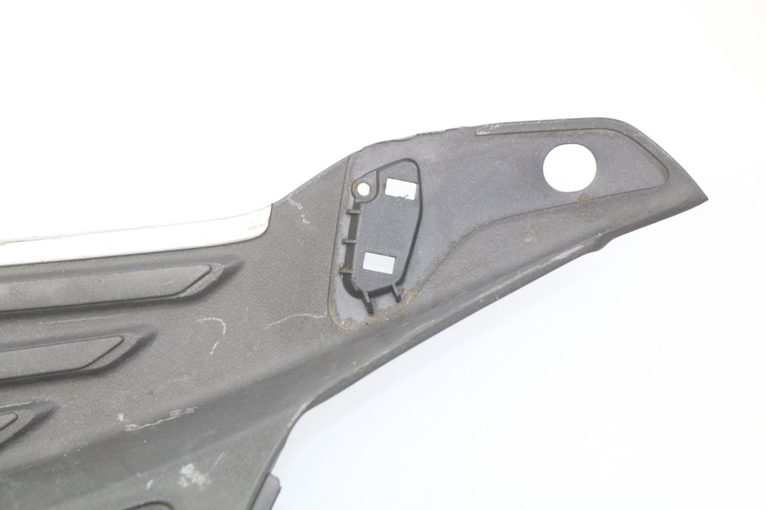 photo de FOOTREST PIAGGIO VESPA PRIMAVERA 2T 50 (2013 - 2018) - Spare part profile view