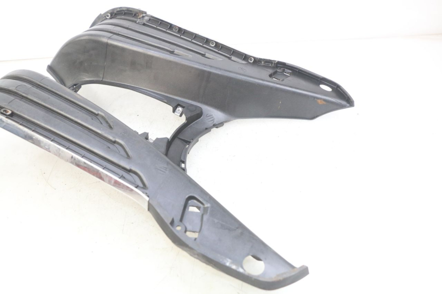 photo de FOOTREST PIAGGIO VESPA PRIMAVERA 2T 50 (2013 - 2018) - Alternative perspective