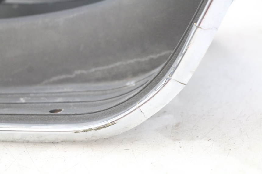 photo de FOOTREST PIAGGIO VESPA PRIMAVERA 2T 50 (2013 - 2018) - Surface and material condition