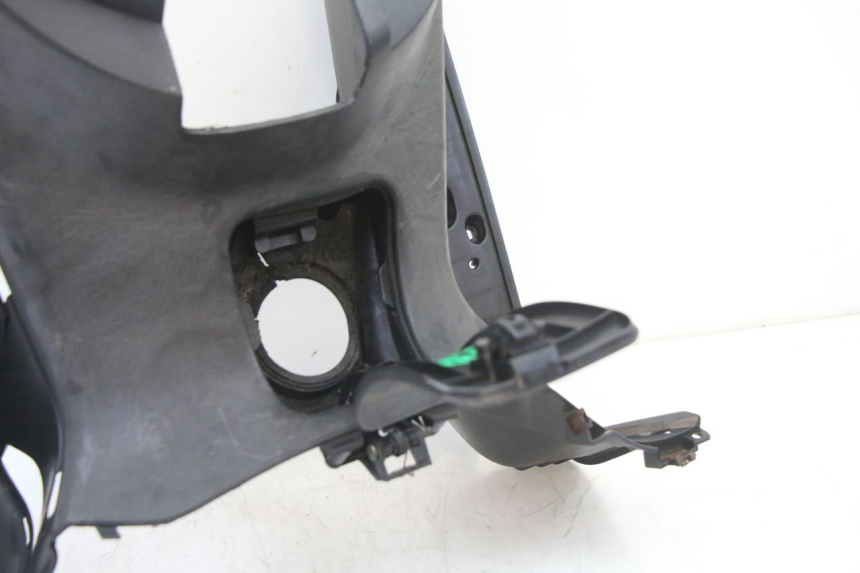 photo de FOOTREST YAMAHA XMAX X-MAX 125 (2006 - 2009)