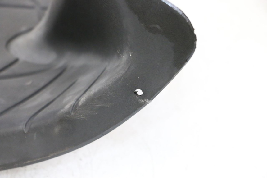 photo de FOOTREST PIAGGIO ZIP 2T 50 (2009 - 2019) - Surface and material condition