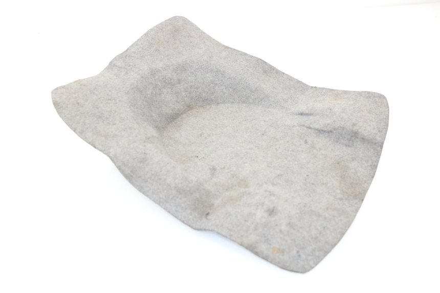 photo de UNDERSEAT CARPET LINHAI MONARCH 125 (2003 - 2005)