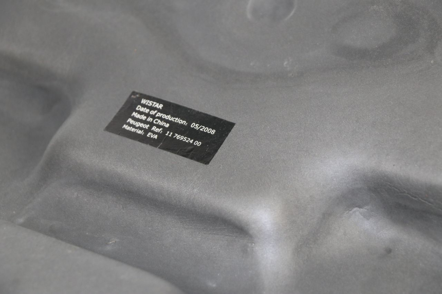 photo de UNDERSEAT CARPET PEUGEOT SATELIS 125 (2006 - 2009)