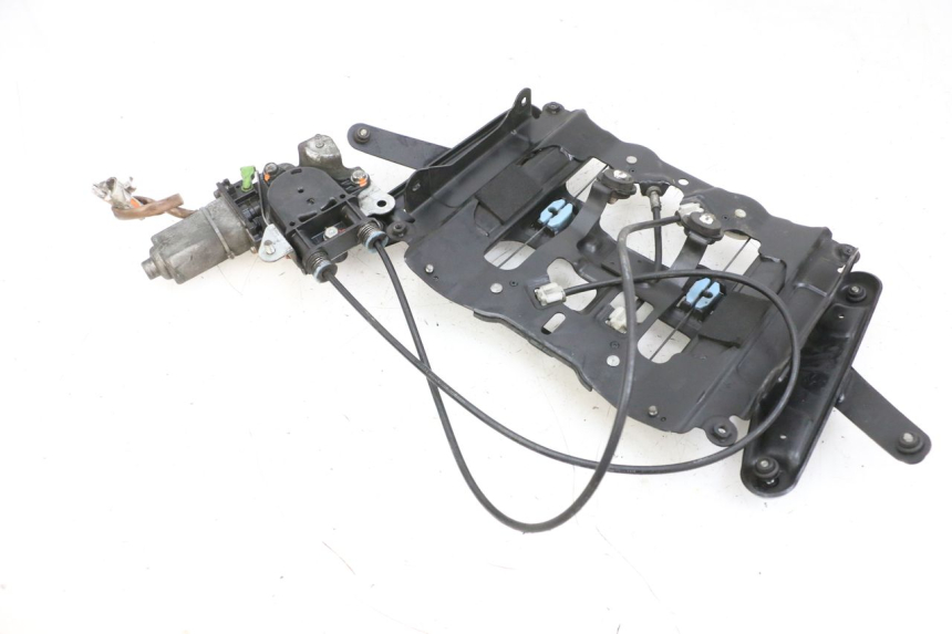 photo de SCREEN ENGINE SUZUKI BURGMAN 650 (2013 - 2020)