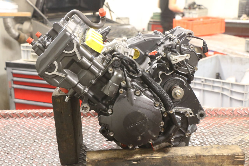 photo de ENGINE HONDA CB R 1000 (2018 - 2023)