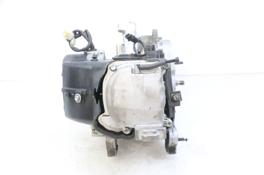photo de ENGINE PEUGEOT KISBEE 4T 50 (2018 - 2022) - Alternative angle
