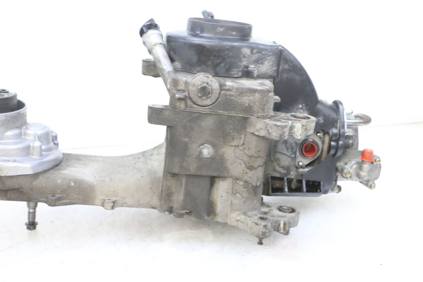 photo de ENGINE PEUGEOT KISBEE 4T 50 (2010 - 2017) - Alternative perspective