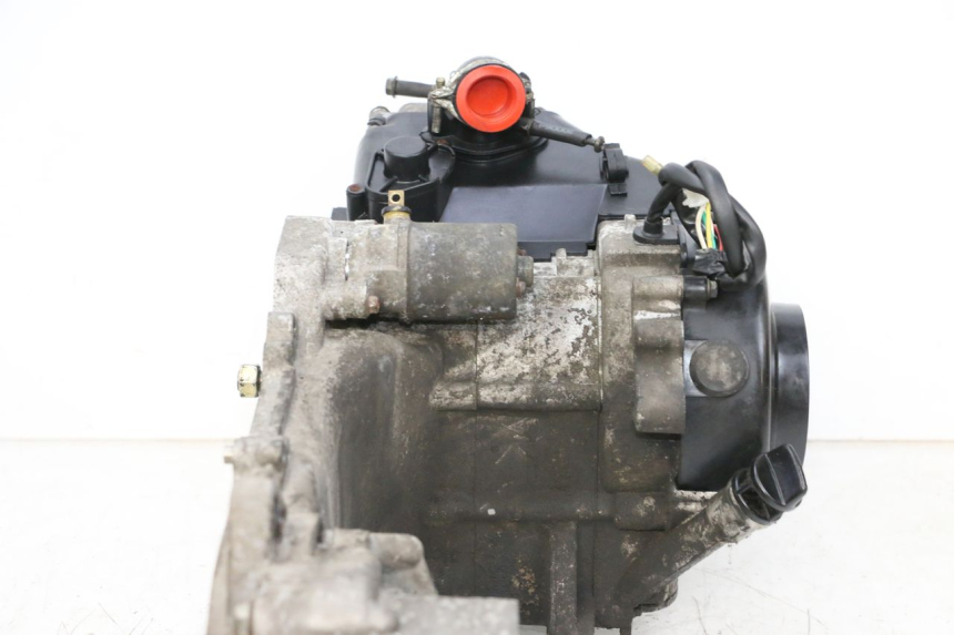 photo de ENGINE PEUGEOT KISBEE 4T 50 (2010 - 2017) - Surface and material condition
