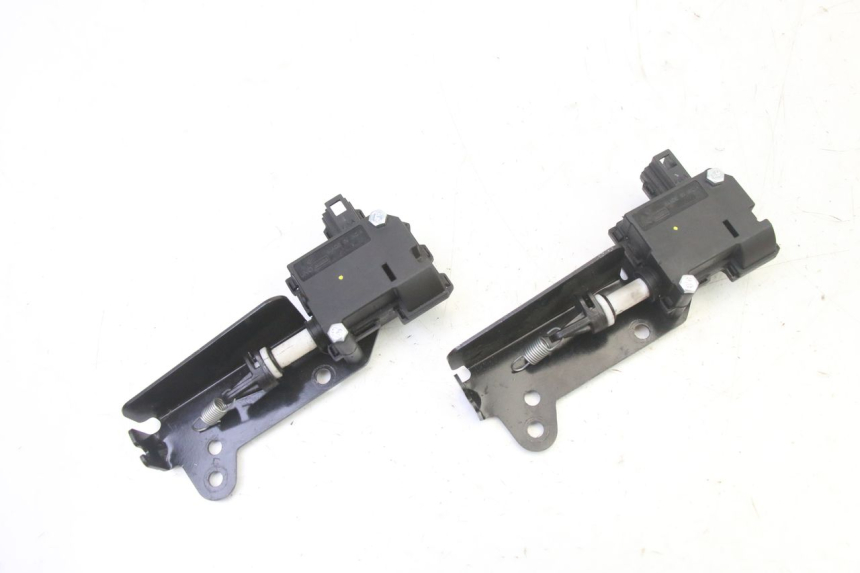 photo de SEAT LOCK ENGINE PIAGGIO MP3 HPE 310 (2024 - 2025)