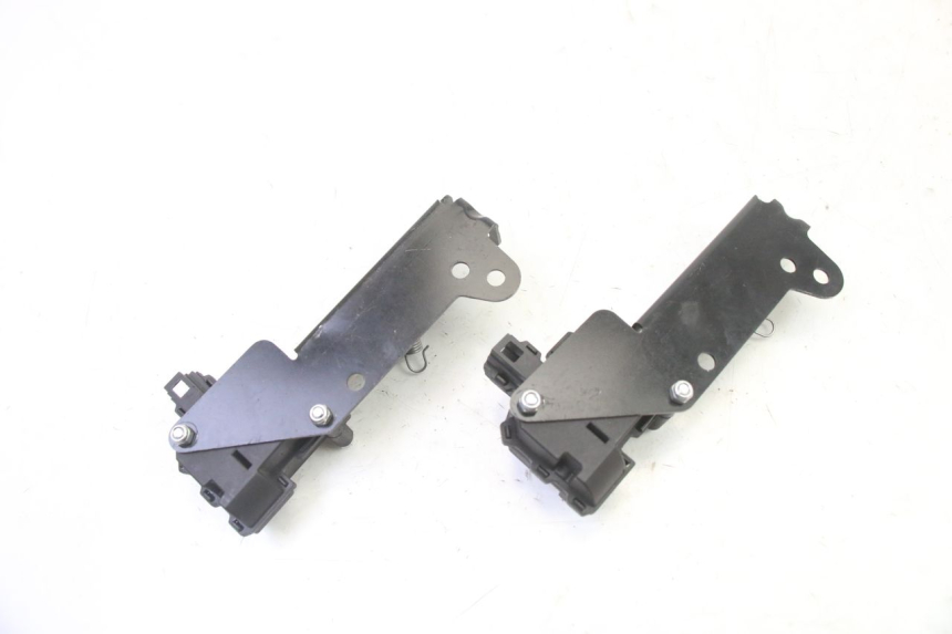photo de SEAT LOCK ENGINE PIAGGIO MP3 HPE 310 (2024 - 2025)