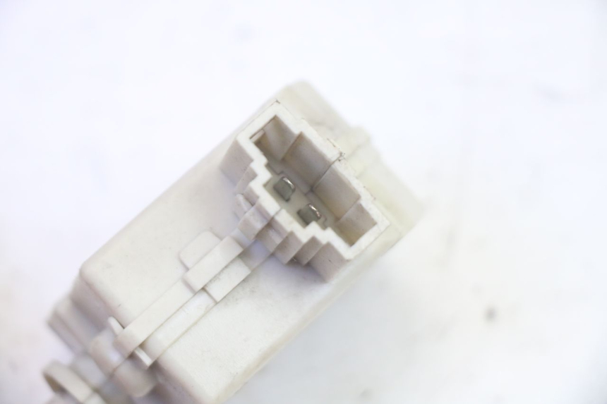 photo de TRUNK OPENING MOTOR PIAGGIO MP3 LT 400 (2007 - 2012) - Zoom on usage condition