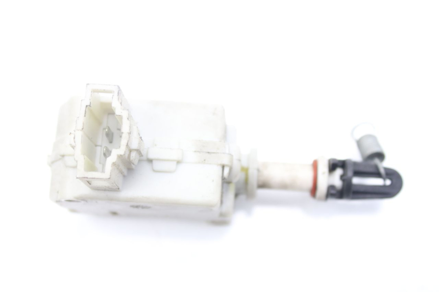 photo de TRUNK OPENING MOTOR PIAGGIO MP3 500 (2014 - 2016)