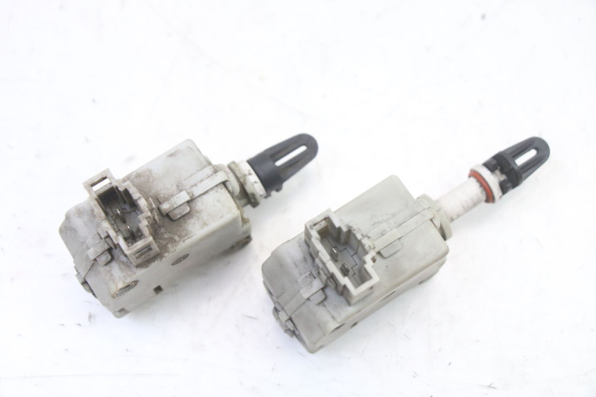 photo de TRUNK OPENING MOTOR PIAGGIO MP3 LT 400 (2007 - 2012)