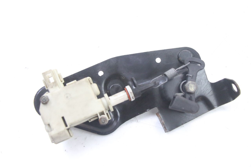 photo de TRUNK OPENING MOTOR PIAGGIO VESPA GRANTURISMO 125 (2003 - 2007)