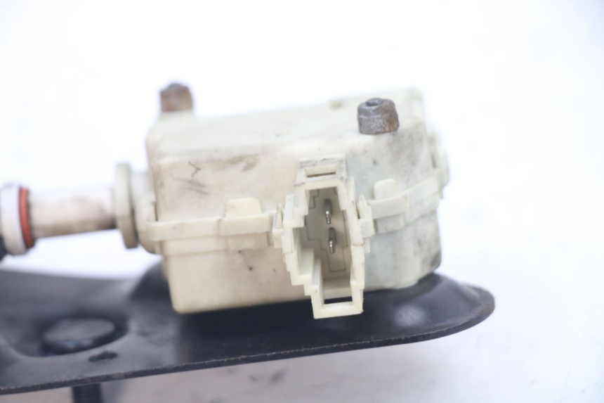 photo de TRUNK OPENING MOTOR PIAGGIO VESPA GRANTURISMO 125 (2003 - 2007)