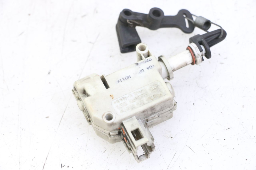 photo de SEAT LOCK ENGINE PIAGGIO VESPA GRANTURISMO 200 (2004 - 2005)