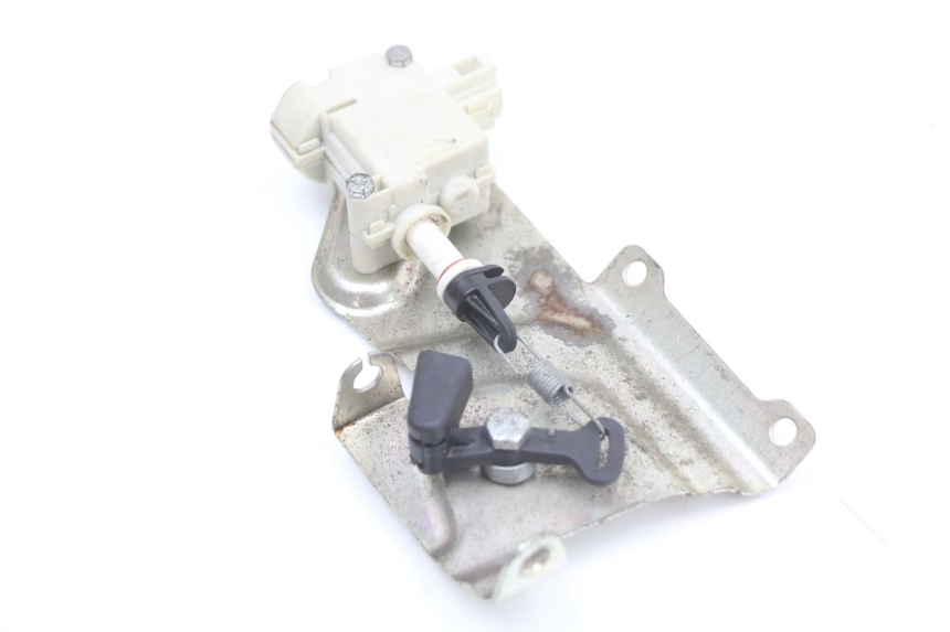 photo de TRUNK OPENING MOTOR PIAGGIO X10 125 (2012 - 2017)
