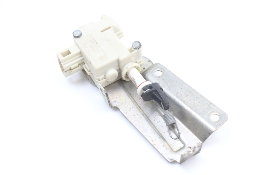 photo de TRUNK OPENING MOTOR PIAGGIO X10 125 (2012 - 2017)