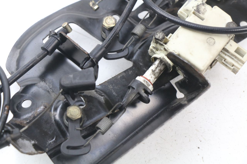 photo de SEAT LOCK ENGINE PIAGGIO X8 125 (2004 - 2007)