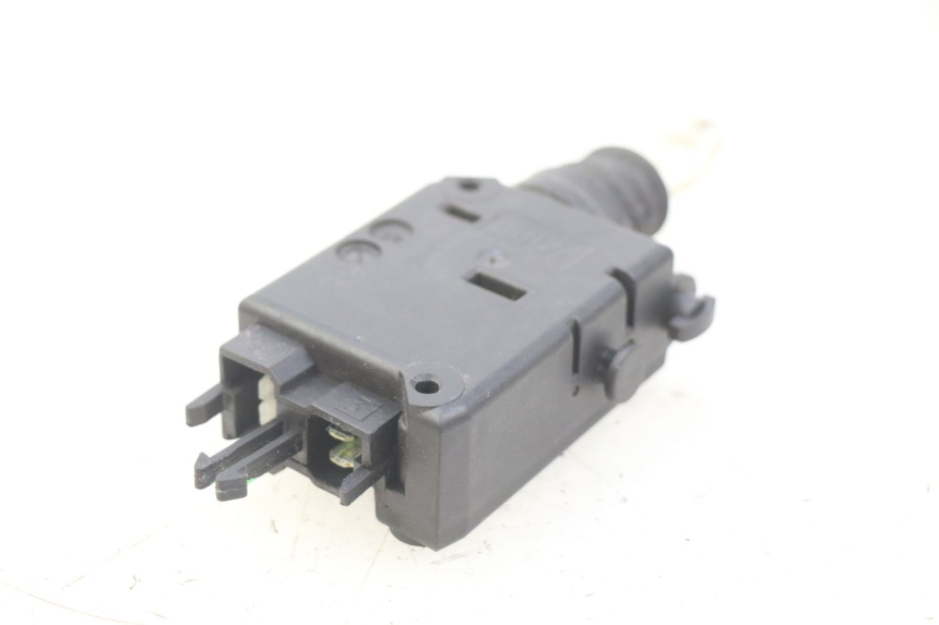 photo de TRUNK OPENING MOTOR PEUGEOT SATELIS 125 (2006 - 2009)