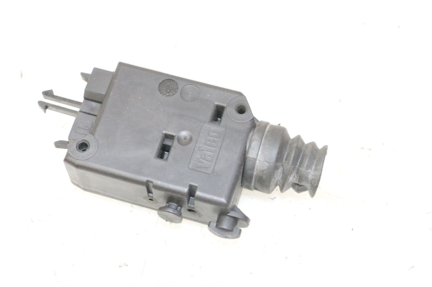 photo de TRUNK OPENING MOTOR PEUGEOT SATELIS 125 (2006 - 2009)