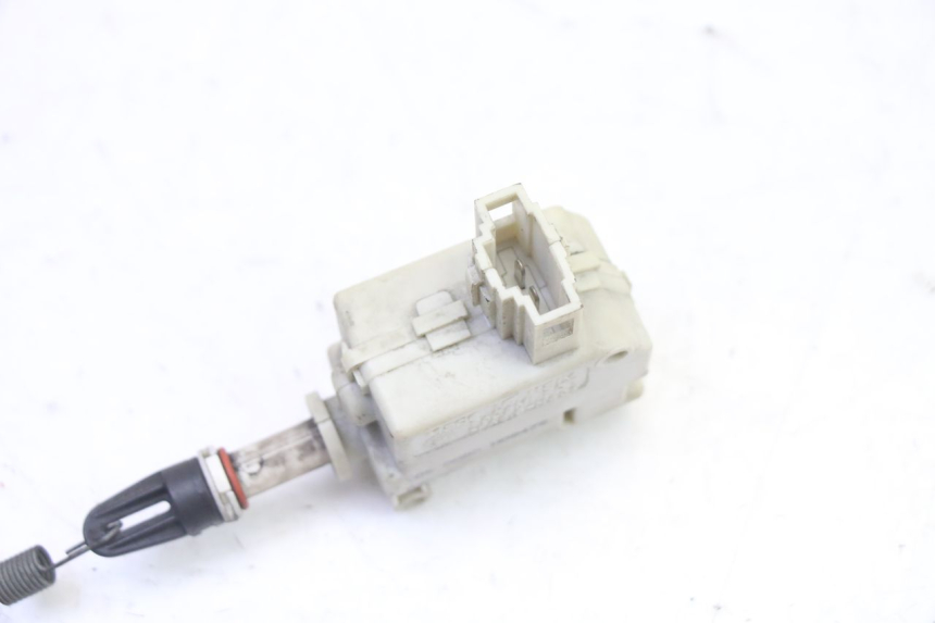 photo de TRUNK OPENING MOTOR PIAGGIO X9 EVOLUTION 125 (2003 - 2007)