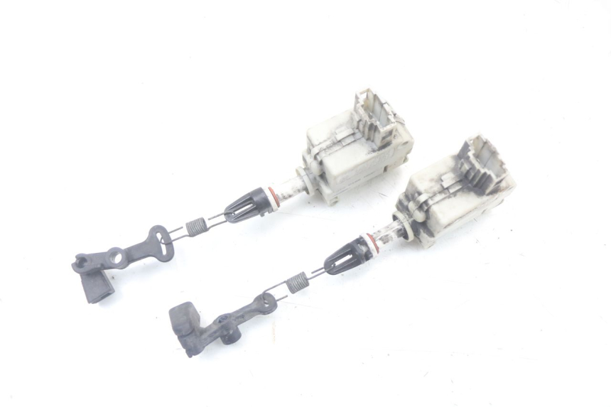 photo de SEAT LOCK ENGINE PIAGGIO XEVO - X EVO 125 (2007 - 2017) - Zoom on usage condition