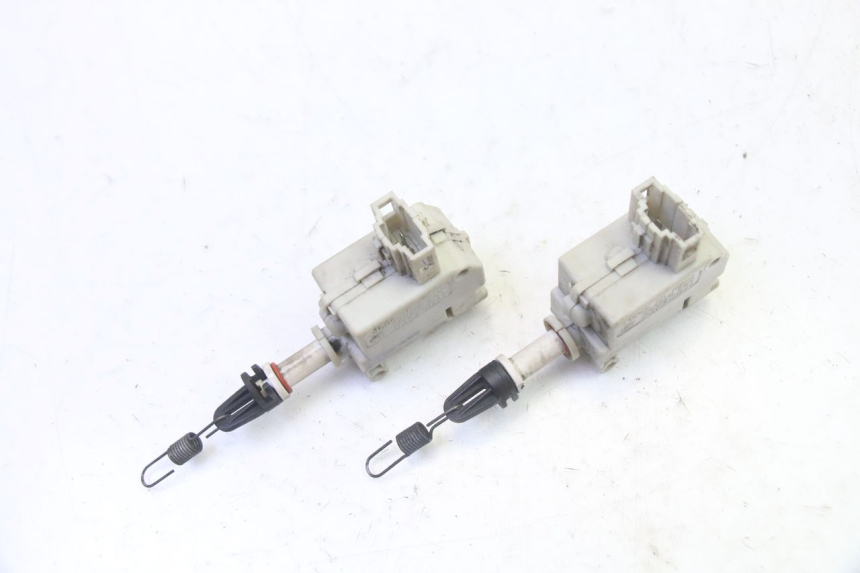 photo de SEAT LOCK ENGINE PIAGGIO XEVO - X EVO 125 (2007 - 2016)