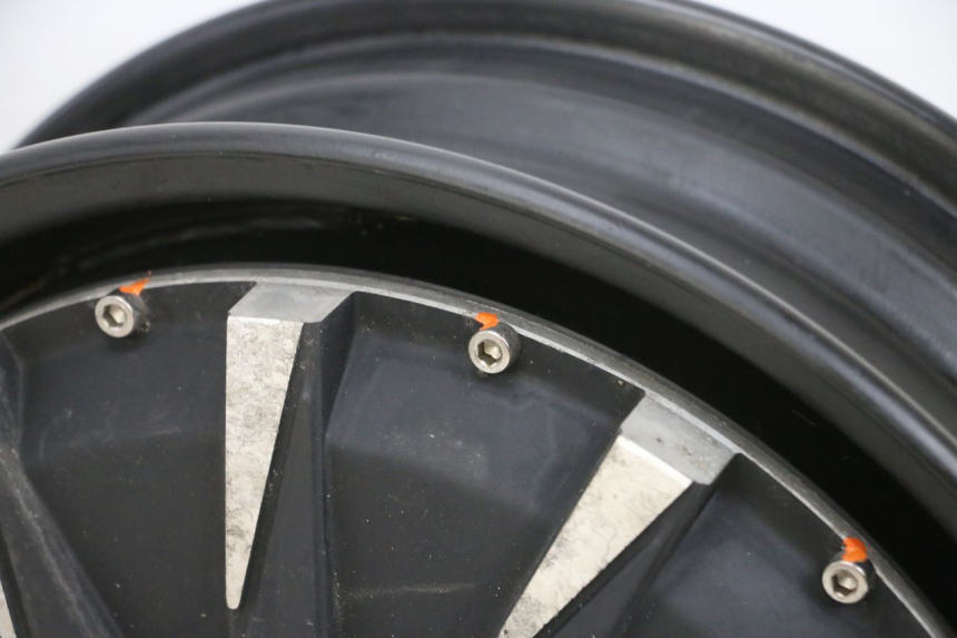 photo de ENGINE EFUN PUSA 1 - Detailed visual inspection