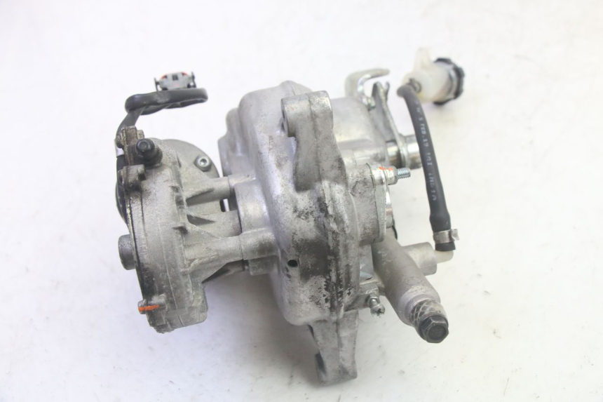 photo de ROLL LOCK ENGINE PIAGGIO MP3 HPE 350 (2018 - 2020) - Fixing points details