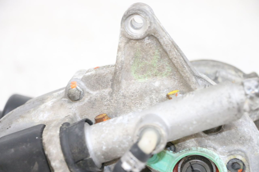 photo de ENGINE ROLL LOCK PIAGGIO MP3 RL 250 (2007 - 2010) - Distinctive features