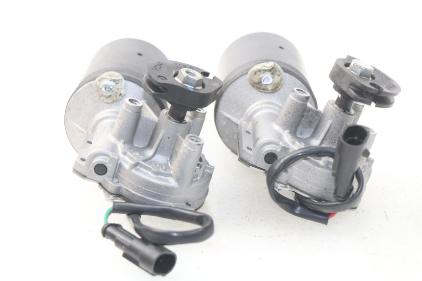 photo de ROLL LOCK ENGINE PEUGEOT METROPOLIS 400 (2017 - 2020)