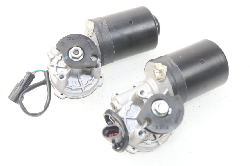 photo de ROLL LOCK ENGINE PEUGEOT METROPOLIS 400 (2017 - 2020)