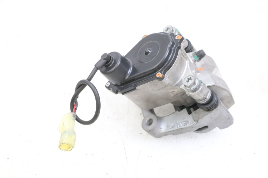 photo de ROLL LOCK ENGINE YAMAHA TRICITY 300 (2020 - 2024) - Checked used part