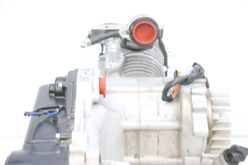 photo de ENGINE JM MOTORS SANTANA EVO 50 (2024 - 2026) - Detailed visual inspection