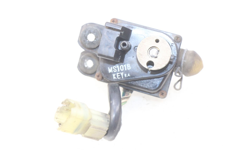 photo de ENGINE EXHAUST VALVE HONDA FES PANTHEON 2T 125 (1998 - 2002)