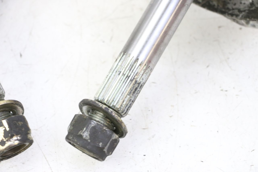 photo de REAR WHEEL HUB QUADRO 4 4D 350 (2015 - 2018)