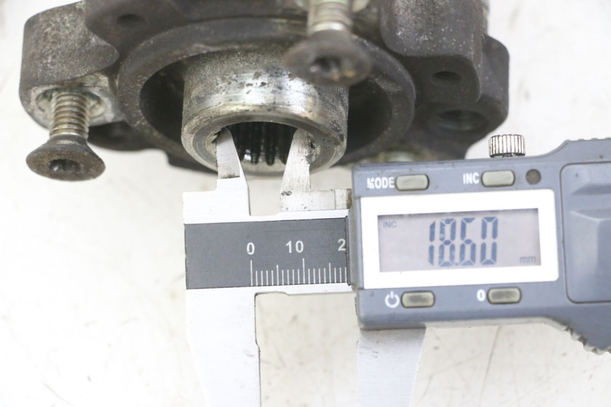 photo de REAR WHEEL HUB PEUGEOT SATELIS 125 (2013 - 2018)
