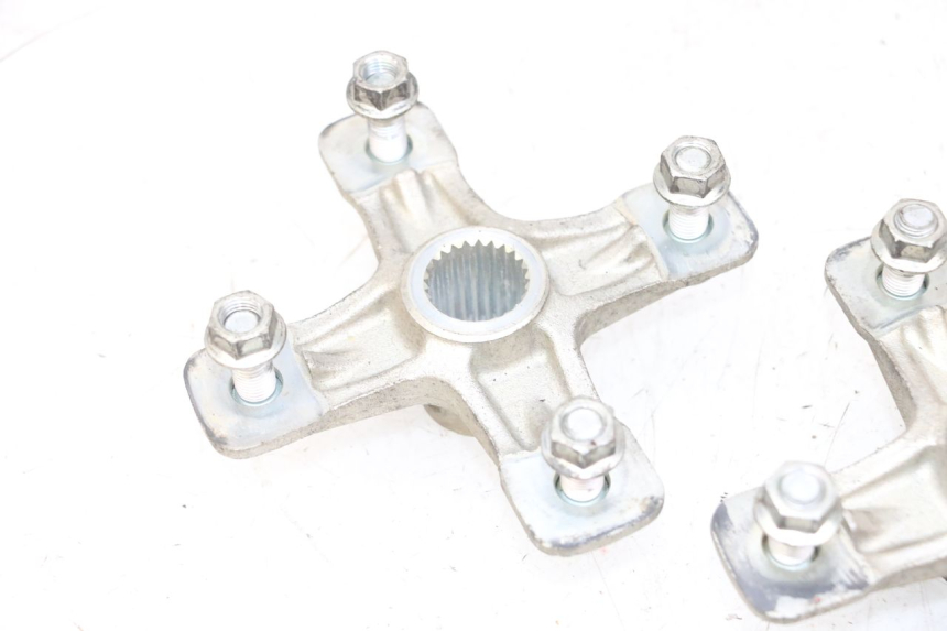 photo de REAR WHEEL HUB YAMAHA YFM R RAPTOR 250 (2008 - 2014) - Fixing points details