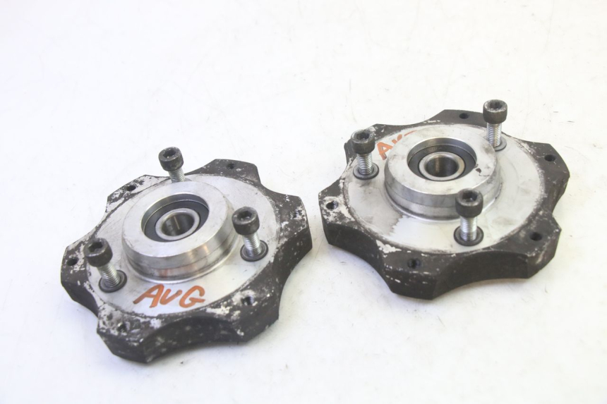 photo de FRONT WHEEL HUB QUADRO 4 4D 350 (2015 - 2018)